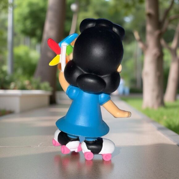 Just Play Lucy Van Pelt PEANUTS Rollerskating Vinyl Figure 3” A11 - Picture 5 of 5